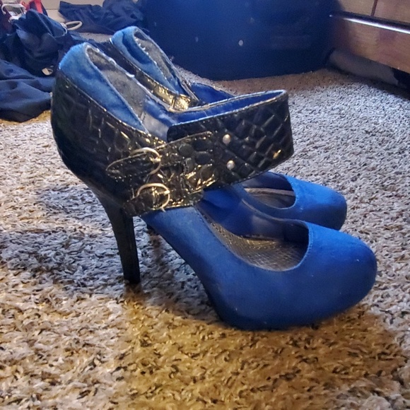 High heels - Picture 2 of 3